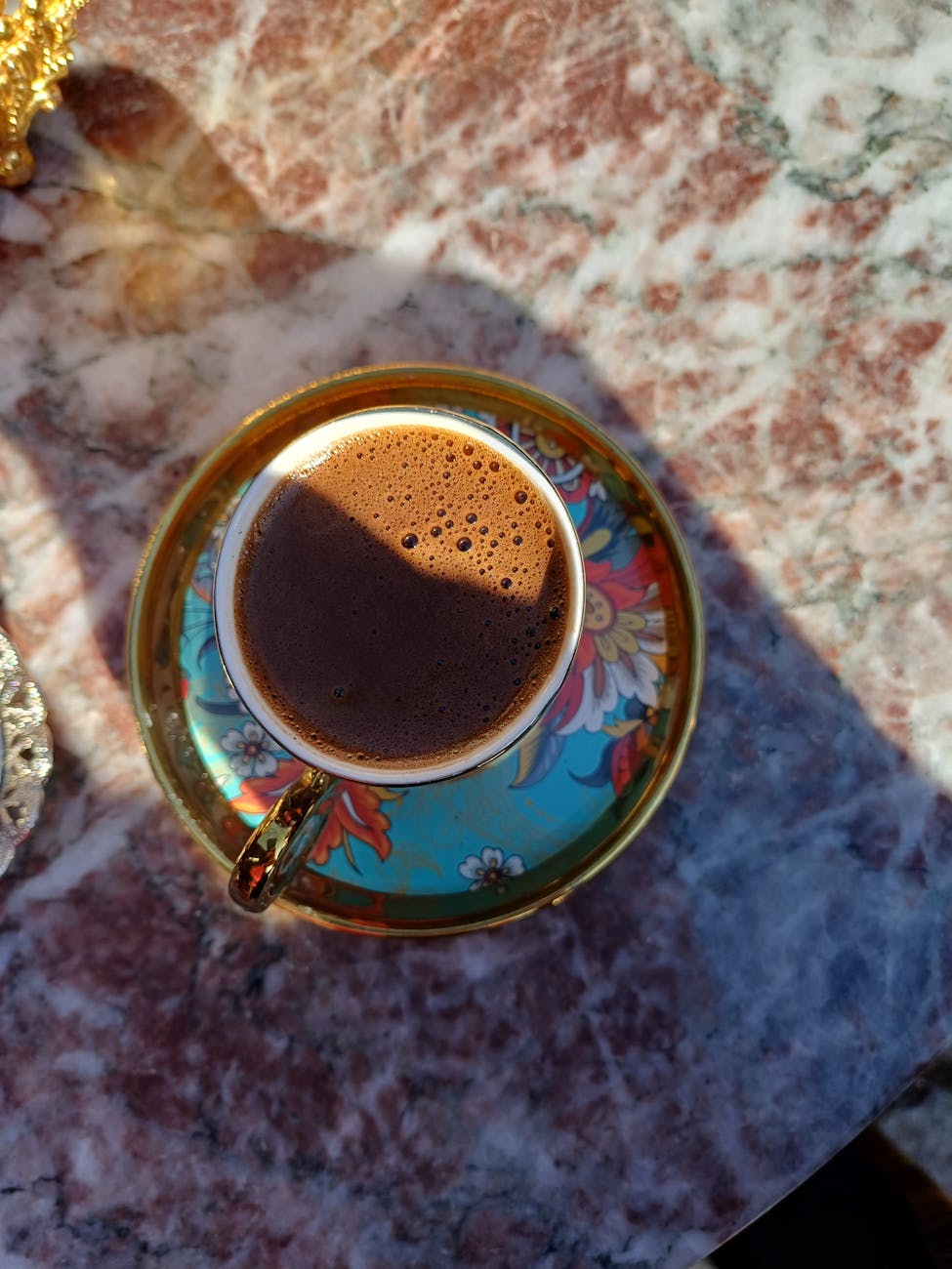 „Einen Tee und den Völkischen Beobachter,&nbsp;bitte!“